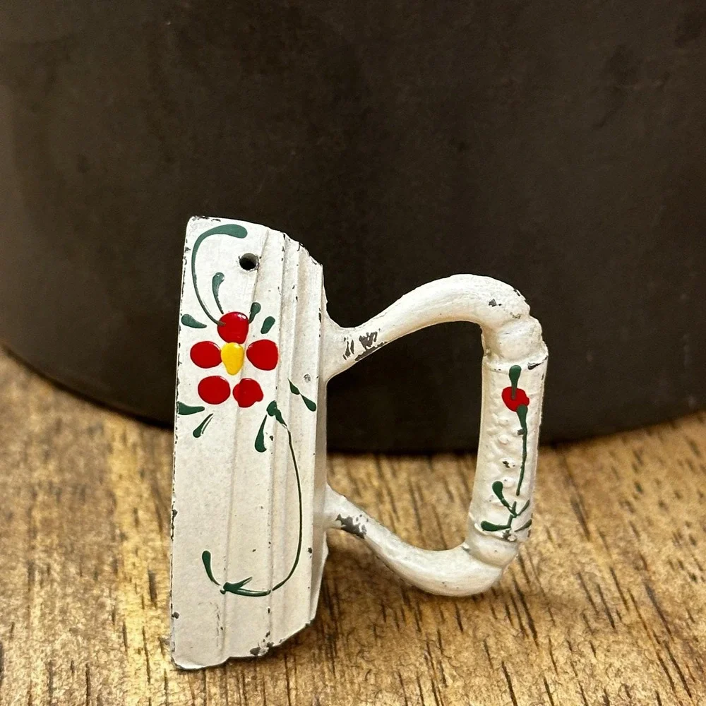 Vintage Hand Painted Amish Mini Flat Iron Salt‎ & Pepper Shakers (Single Shaker)
